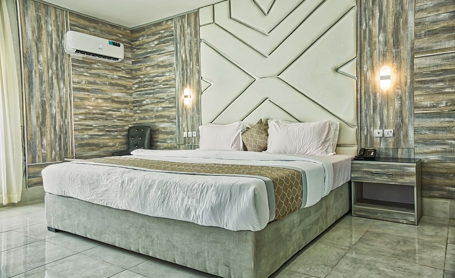 De Phantom Continental Hotel