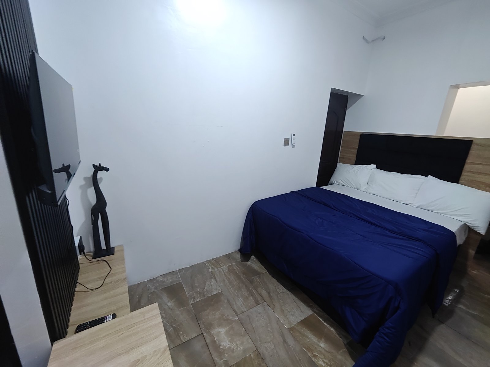 D8 Studio Apartment & Suites
